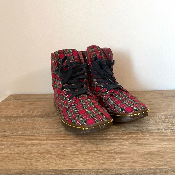 Doc Marten Hackney plaid boots canvas sz 6 woman’s - Picture 2 of 7
